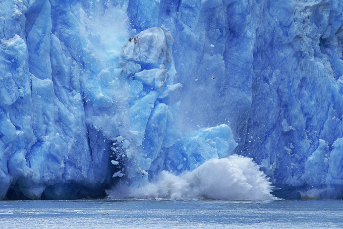 GLACIER IN ALASKA, CONCEPT OF GLOBAL WARMING