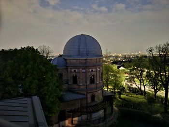 Ein treuer Begleiter / Kuffner Sternwarte miteinander 7-8/26