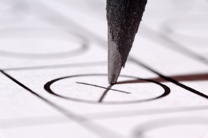 Stimmzettel, Ausschnitt, Bleistift macht Kreuz
