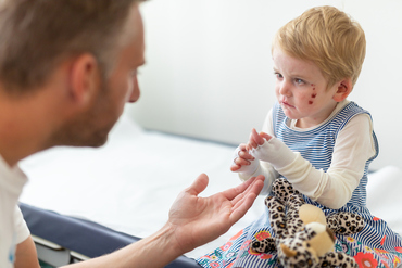 In Österreich leben rund 500 Schmetterlingskinder. Der Verein DEBRA-Austria hilft und bietet Unterstützung.